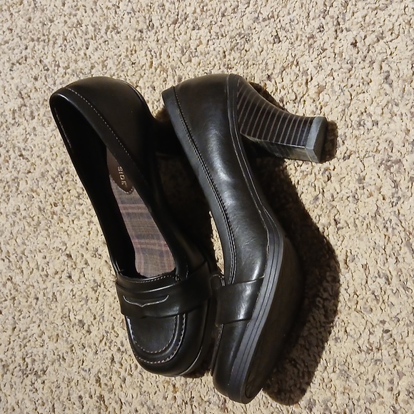 Cute Loafers - Picture 2 of 5